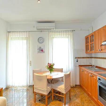Für 5 Personen Ca 50 Qm In Poreč, Istrien Istrische Riviera Apartment *